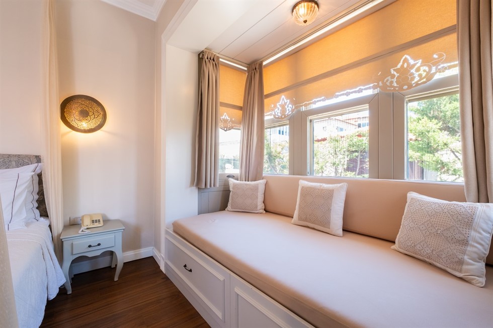 Bay Window Deluxe Rooms